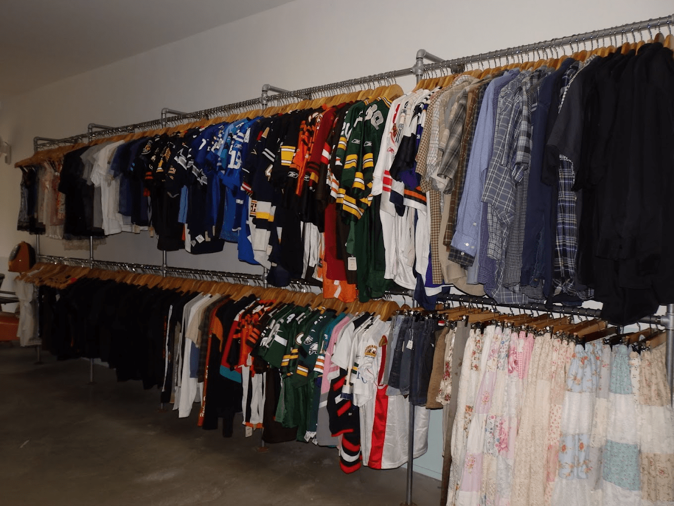 Popular side hustles in Singapore - thrift reselling