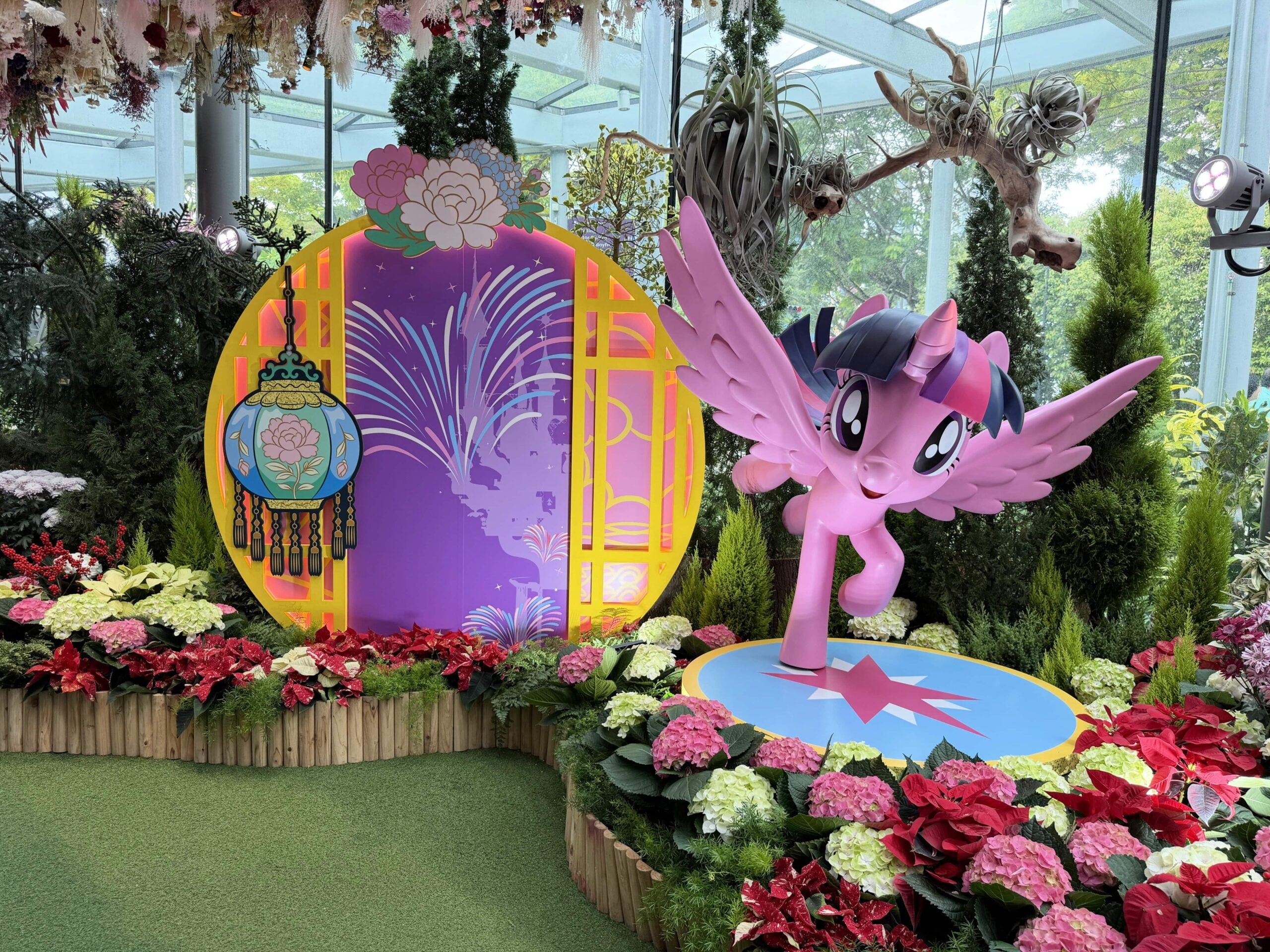 petals of friendship my little pony - twilight sparkle-min