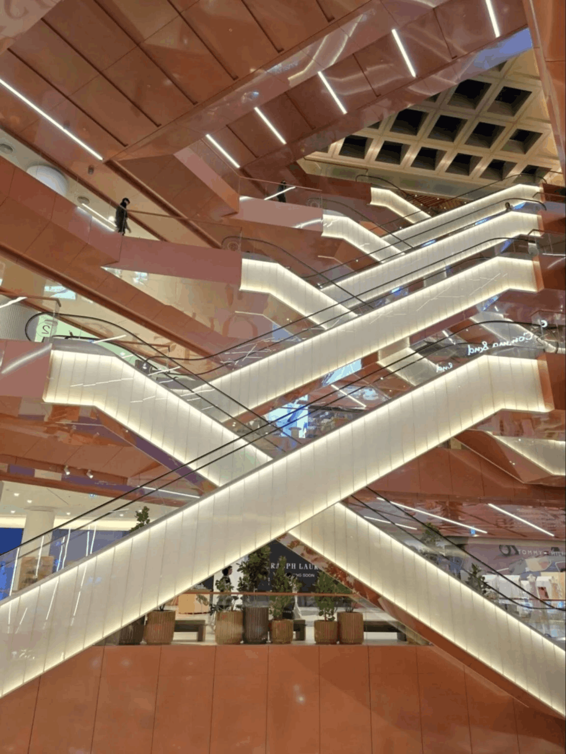 New mall Central Park Bangkok escalator photo spot