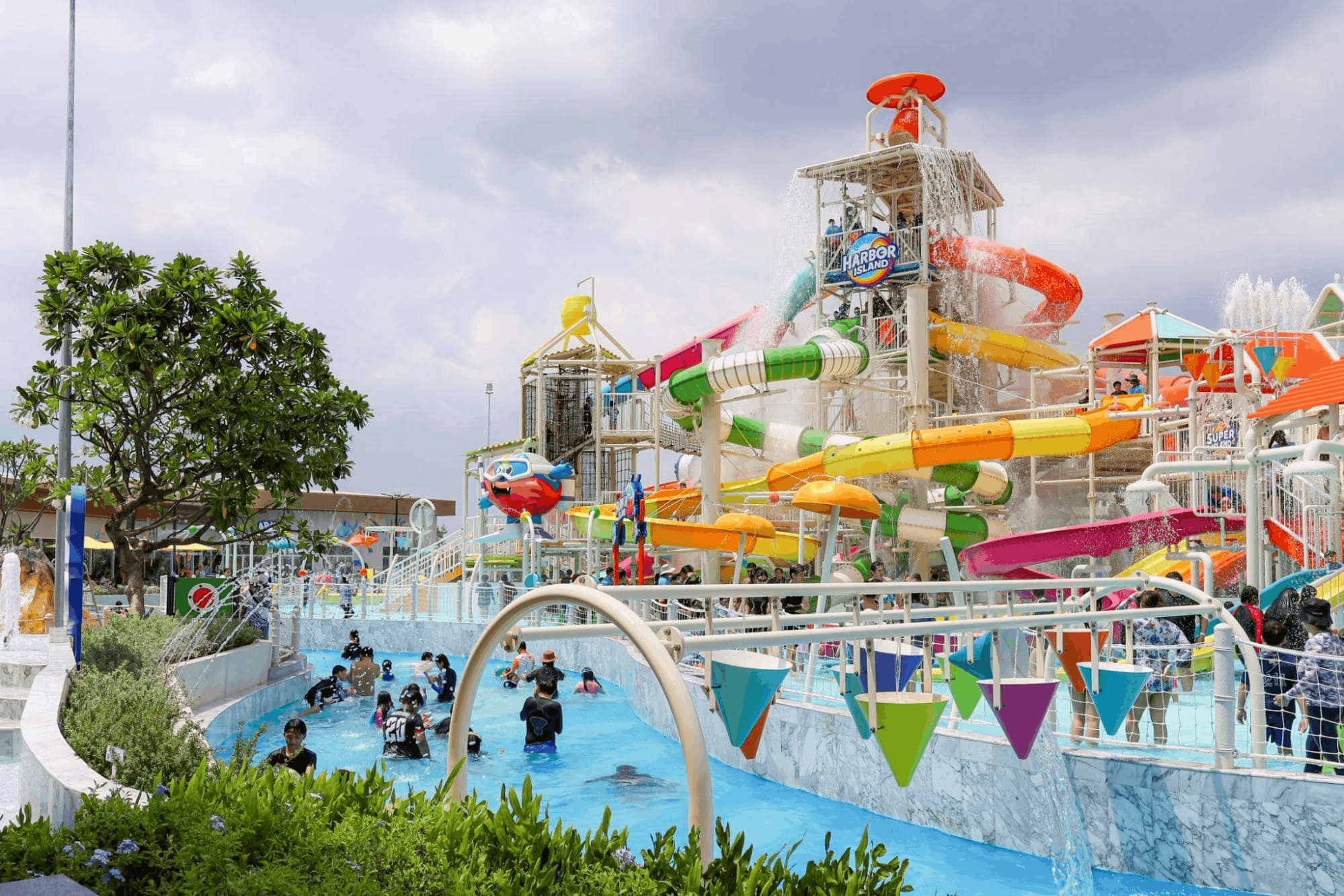 Bangkok Harbor Island & Harborland