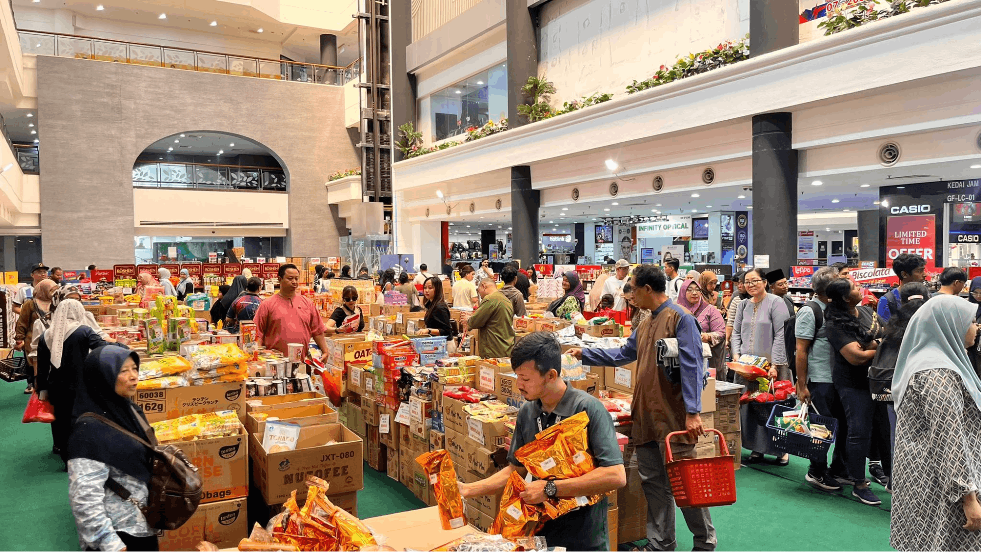 Free JB Shuttle Bus Galleria