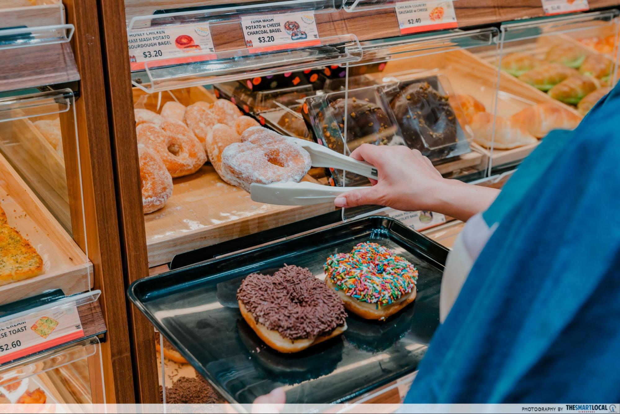 Toast & Roll by Swee Heng