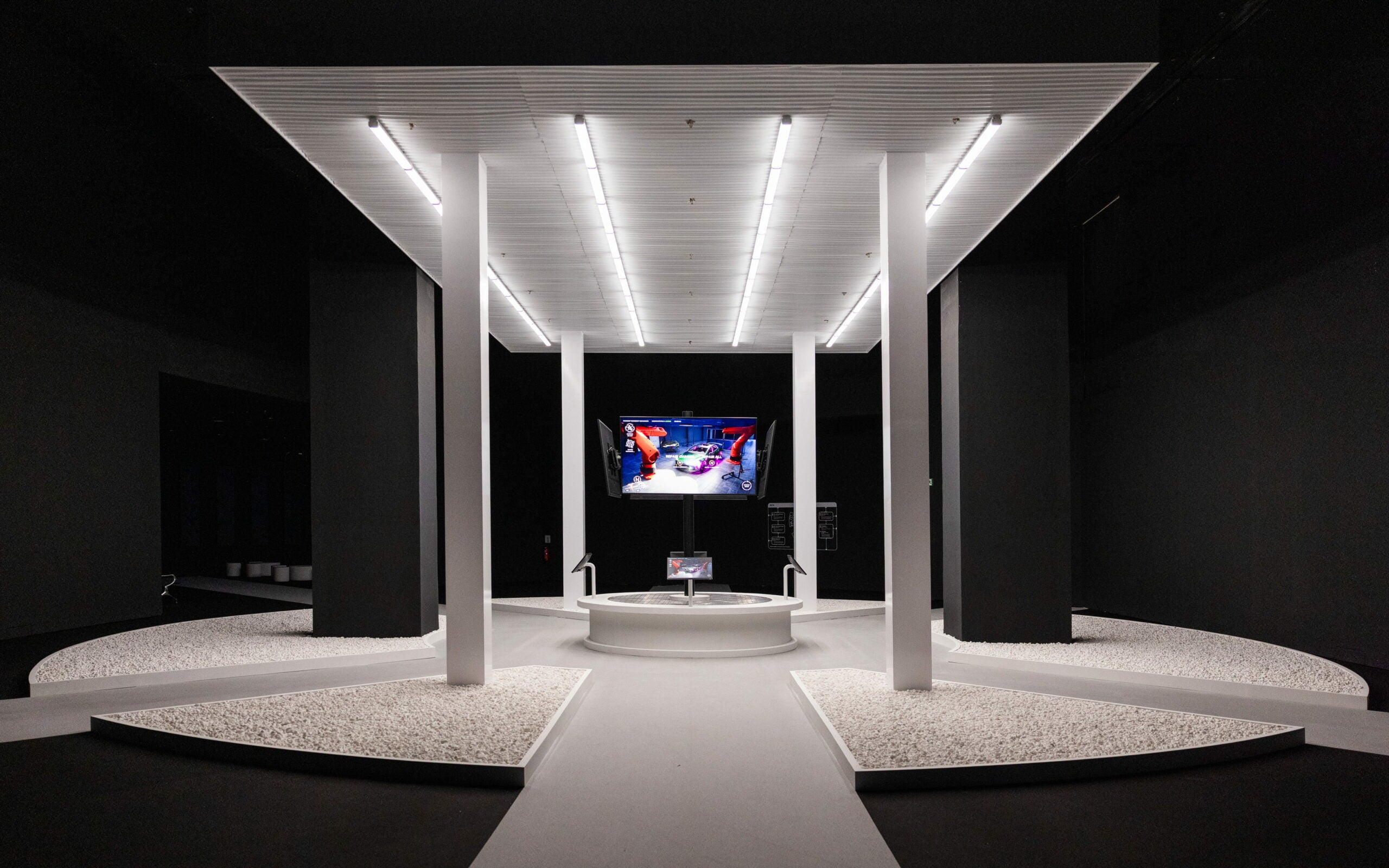 NOX Confessions of a Machine - charging station