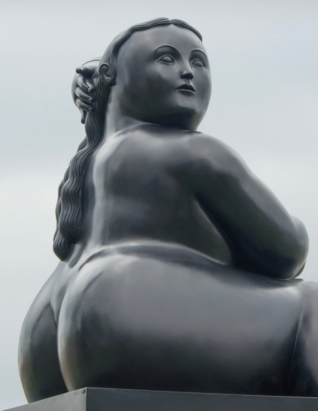 botero - seated woman sculpture 