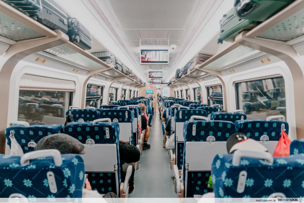 jb-kl ets train - inside standard class carriage