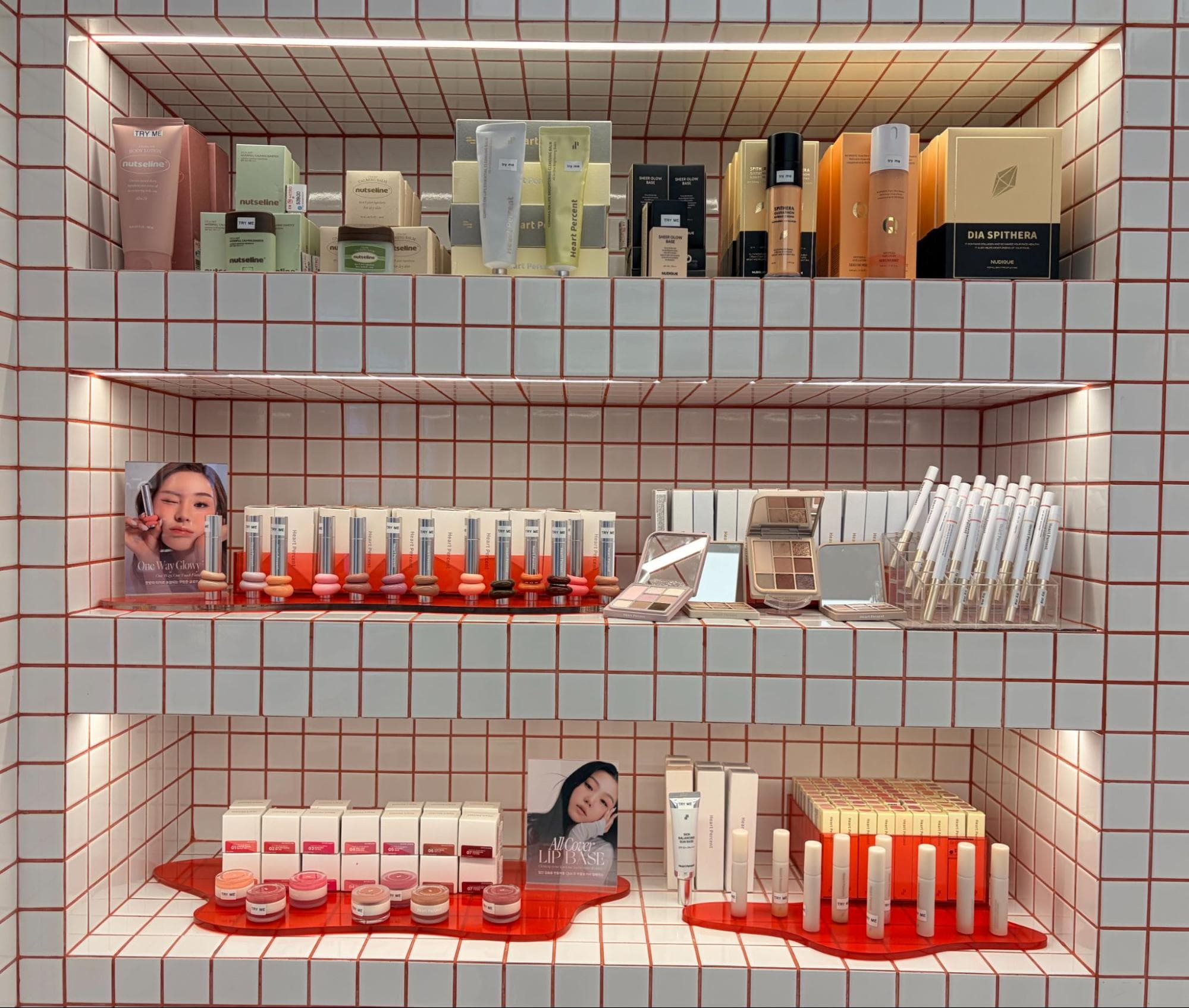 minimuse metro paragon in orchard - store display selling mini beauty and fragrance products from luxury brands