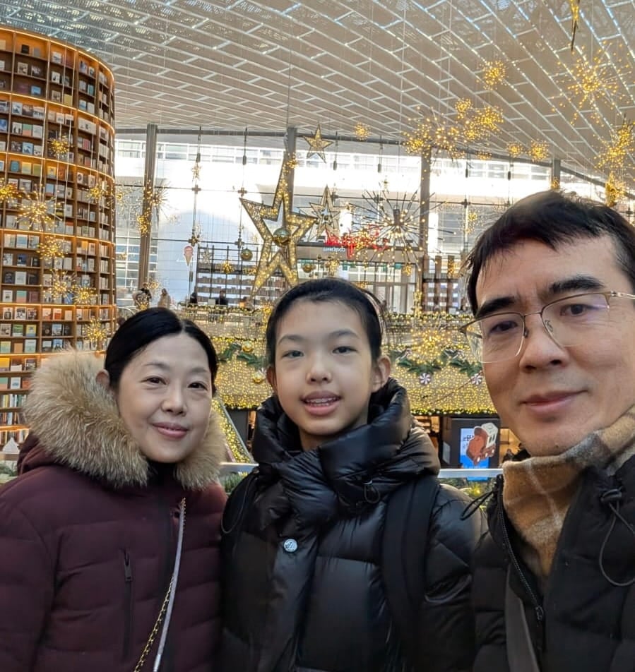 figure skater - joyce and her family