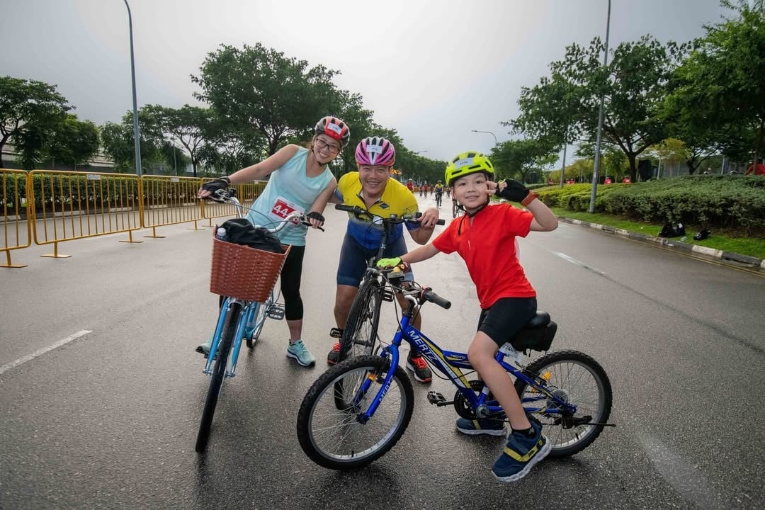Family cycling
