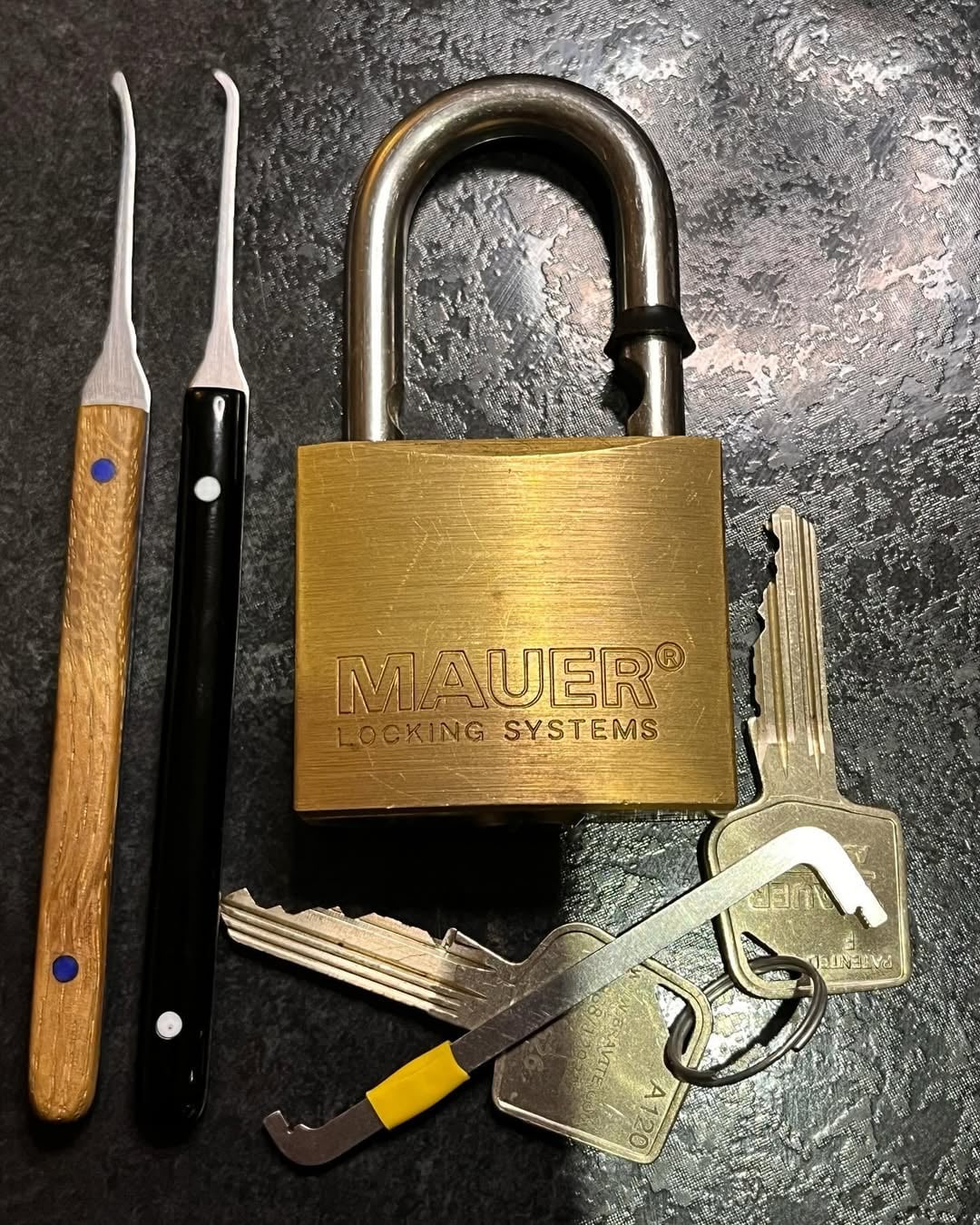 Niche hobbies in Singapore - Lockpicking