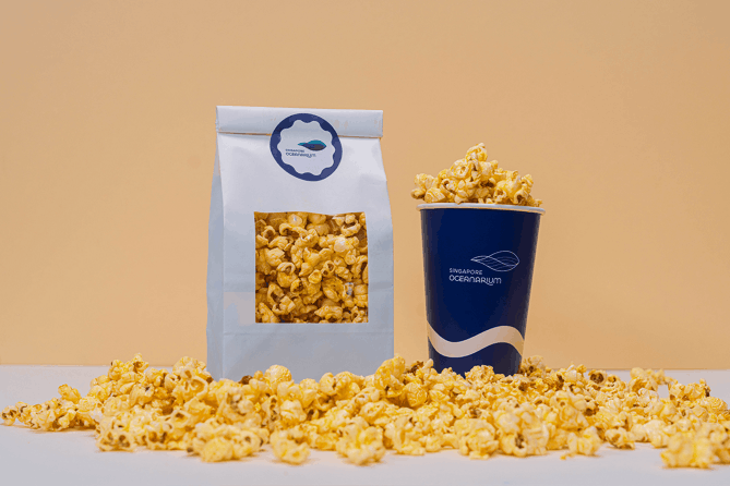 Free popcorn at Singapore Oceanarium 