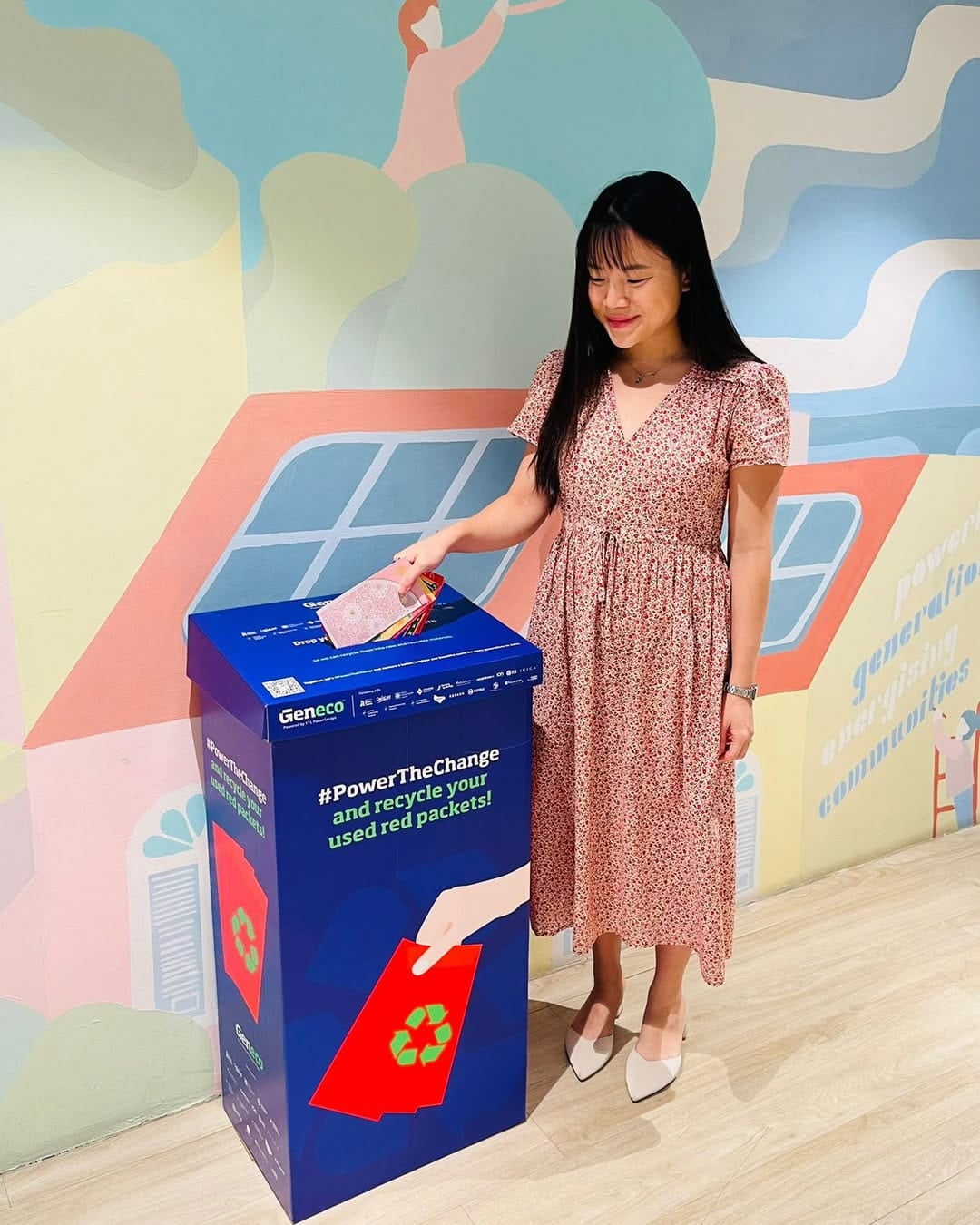 Geneco red packet recycling bin