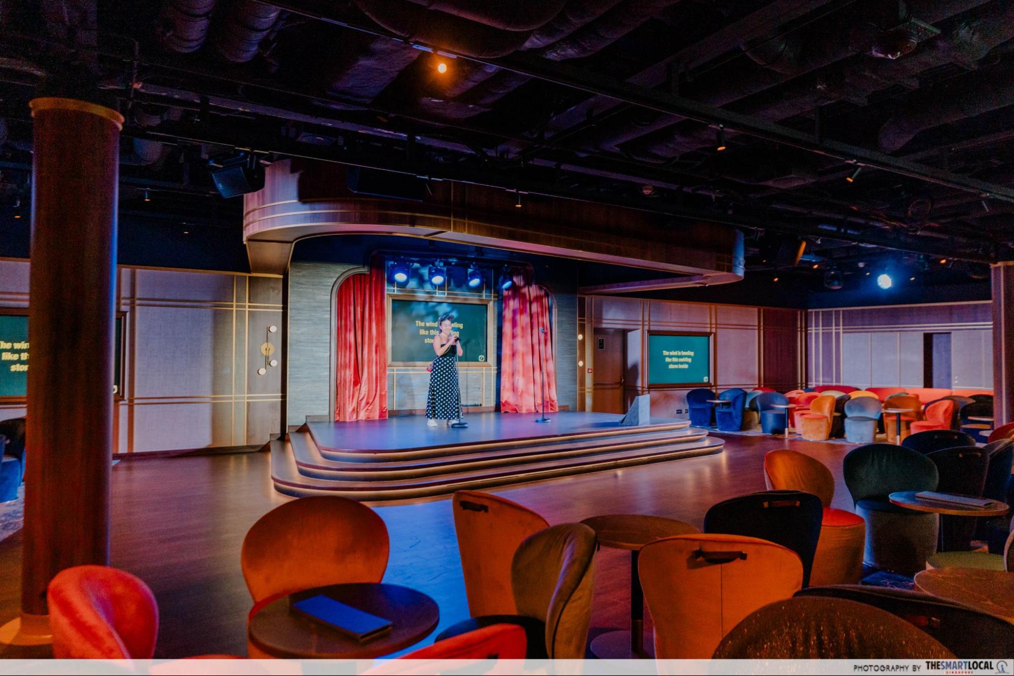 disney adventure cruise - d lounge