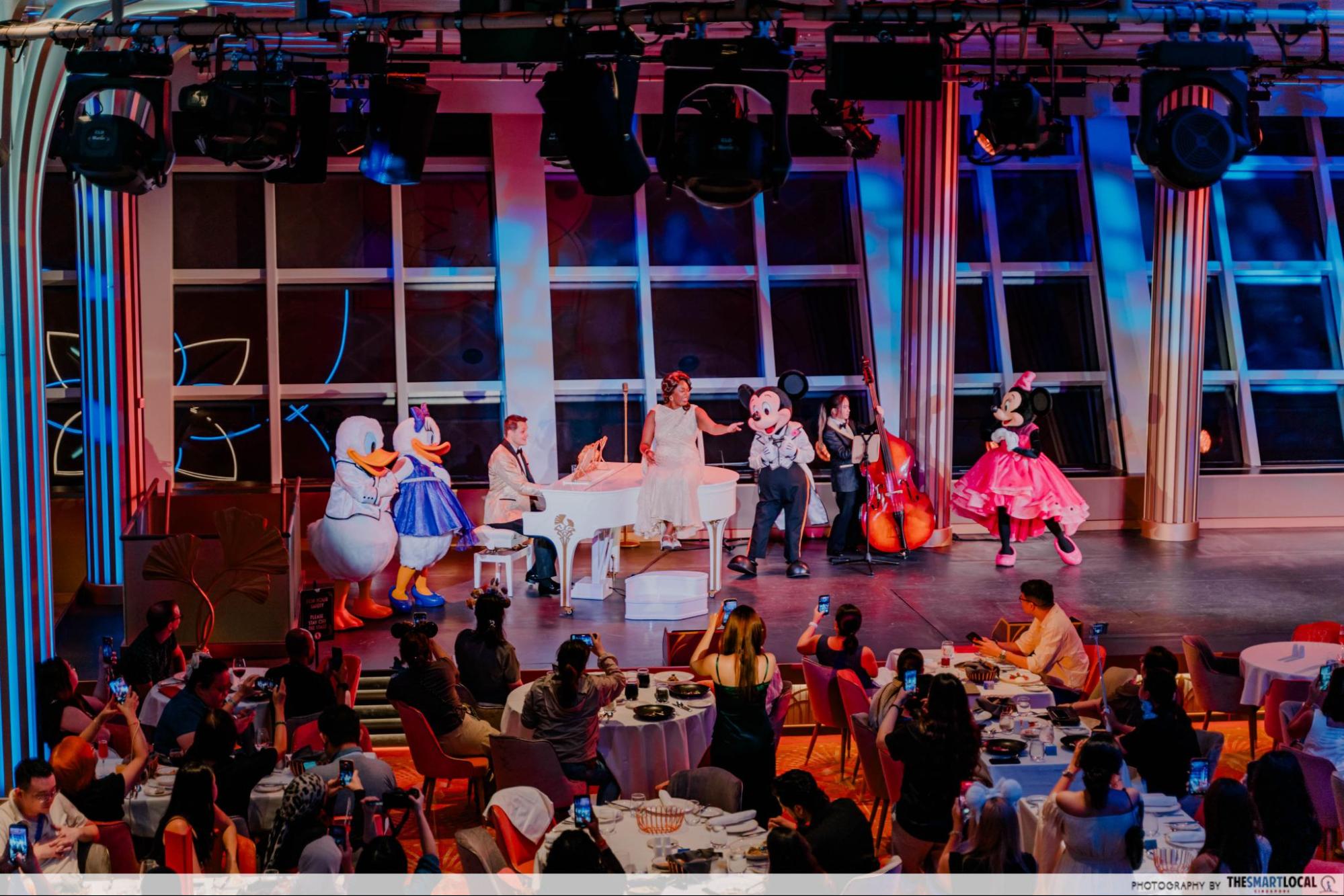 disney adventure cruise - hollywood spotlight club show