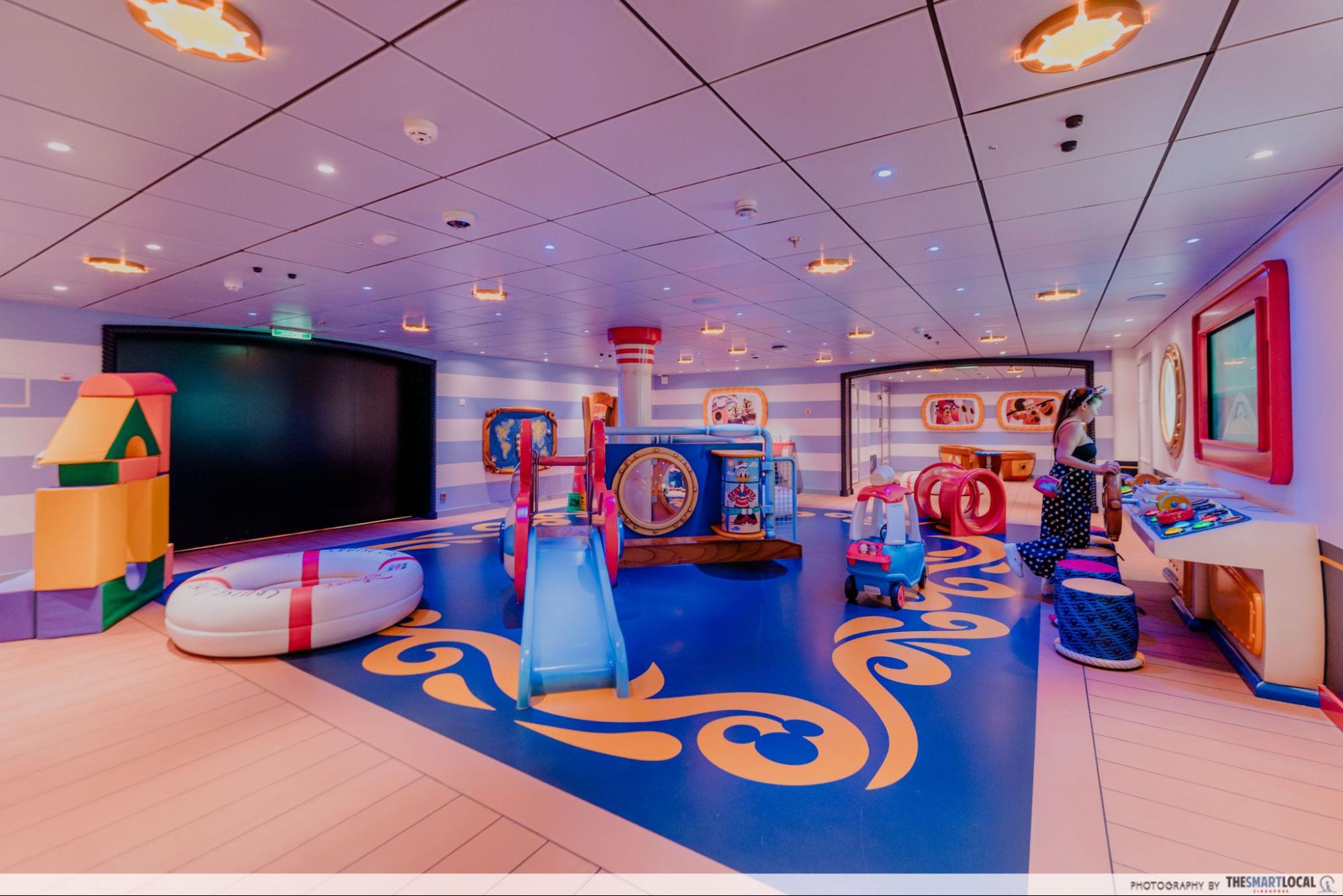 disney adventure cruise - mickey minnie club