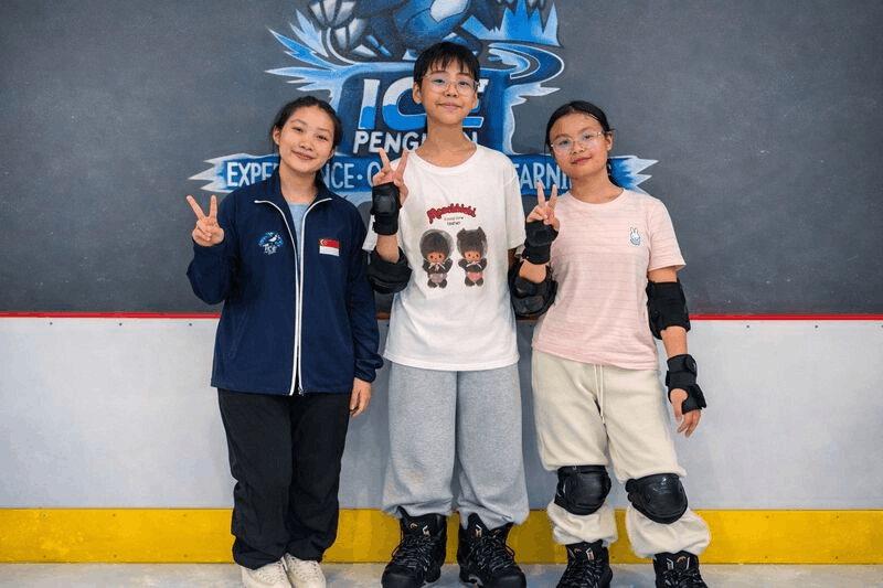 ice penguin ice skating rink clarke quay central coach classes