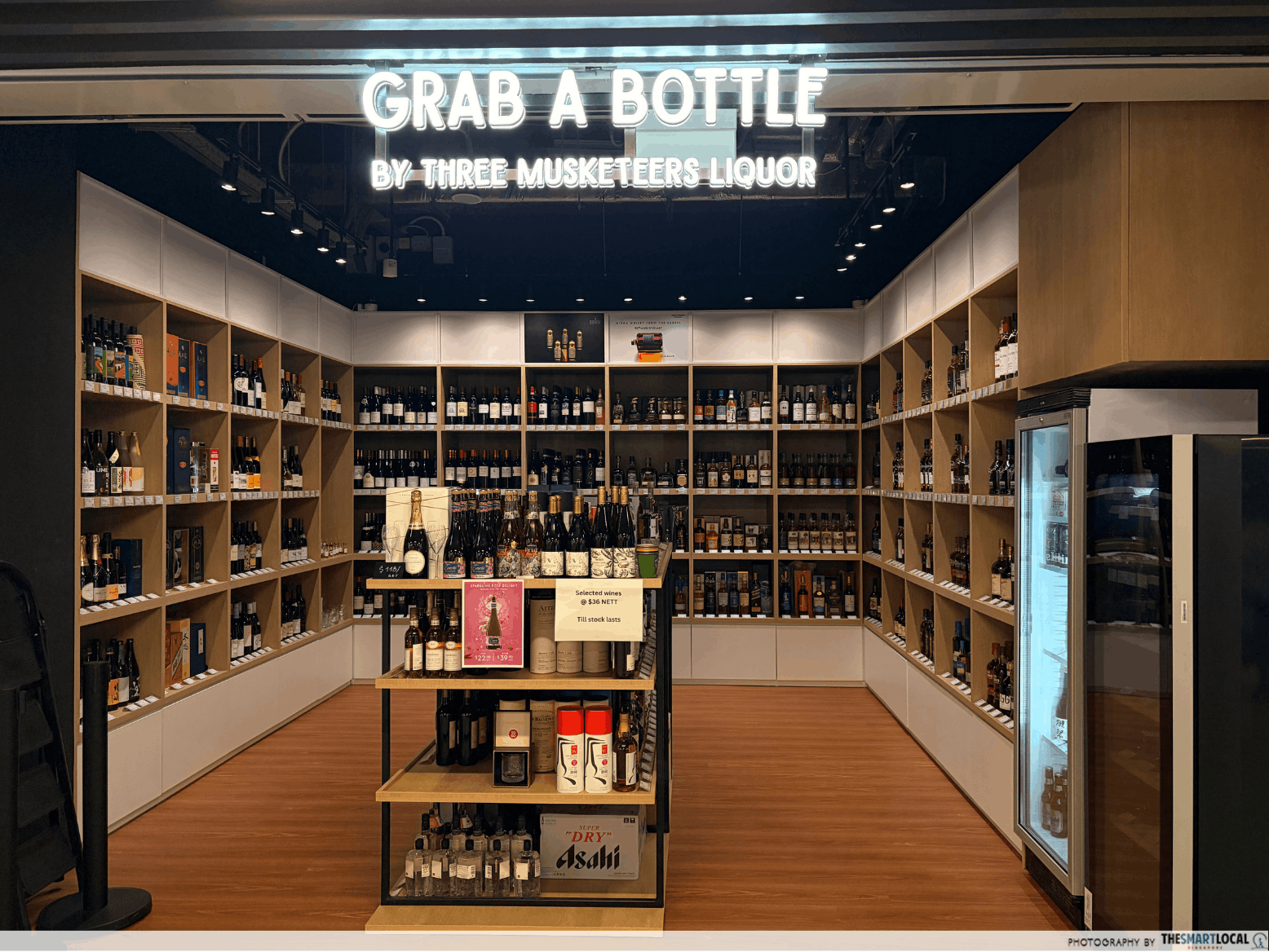 First Look At ICON Link@ClubStreet - Airconditioned Underground Mall Connecting Chinatown & Telok Ayer - grab a bottle by the three musketeers 