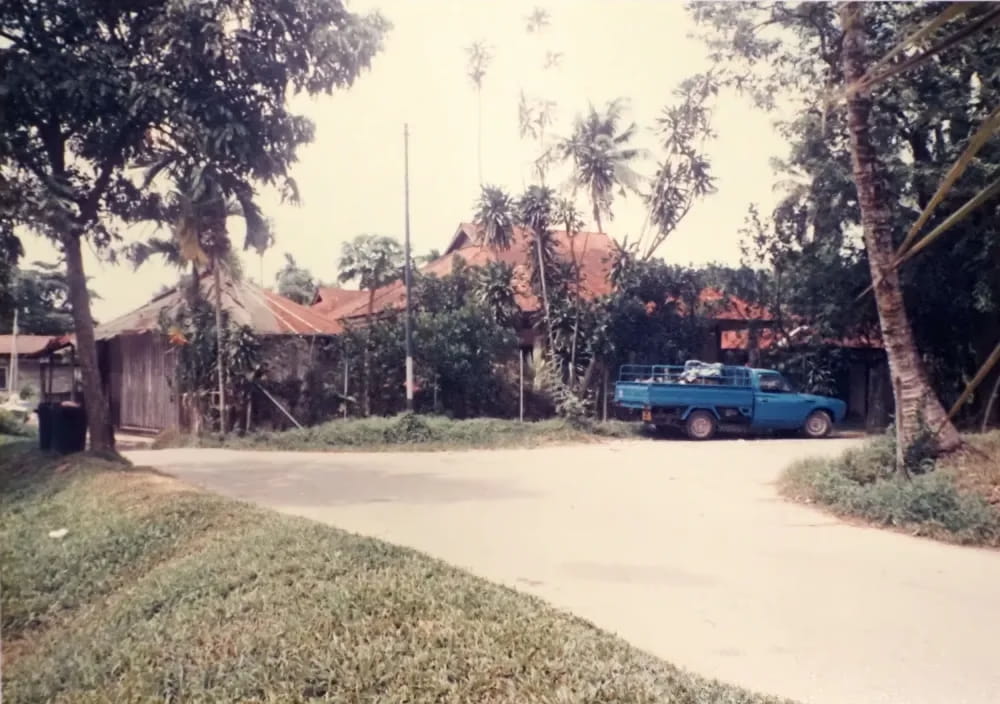 Kampong Walk Hassan 1999