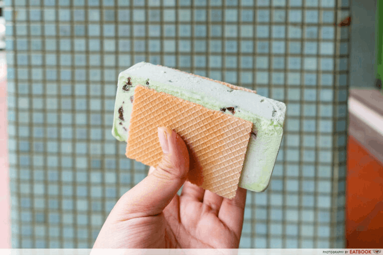 Ice cream with biscuits