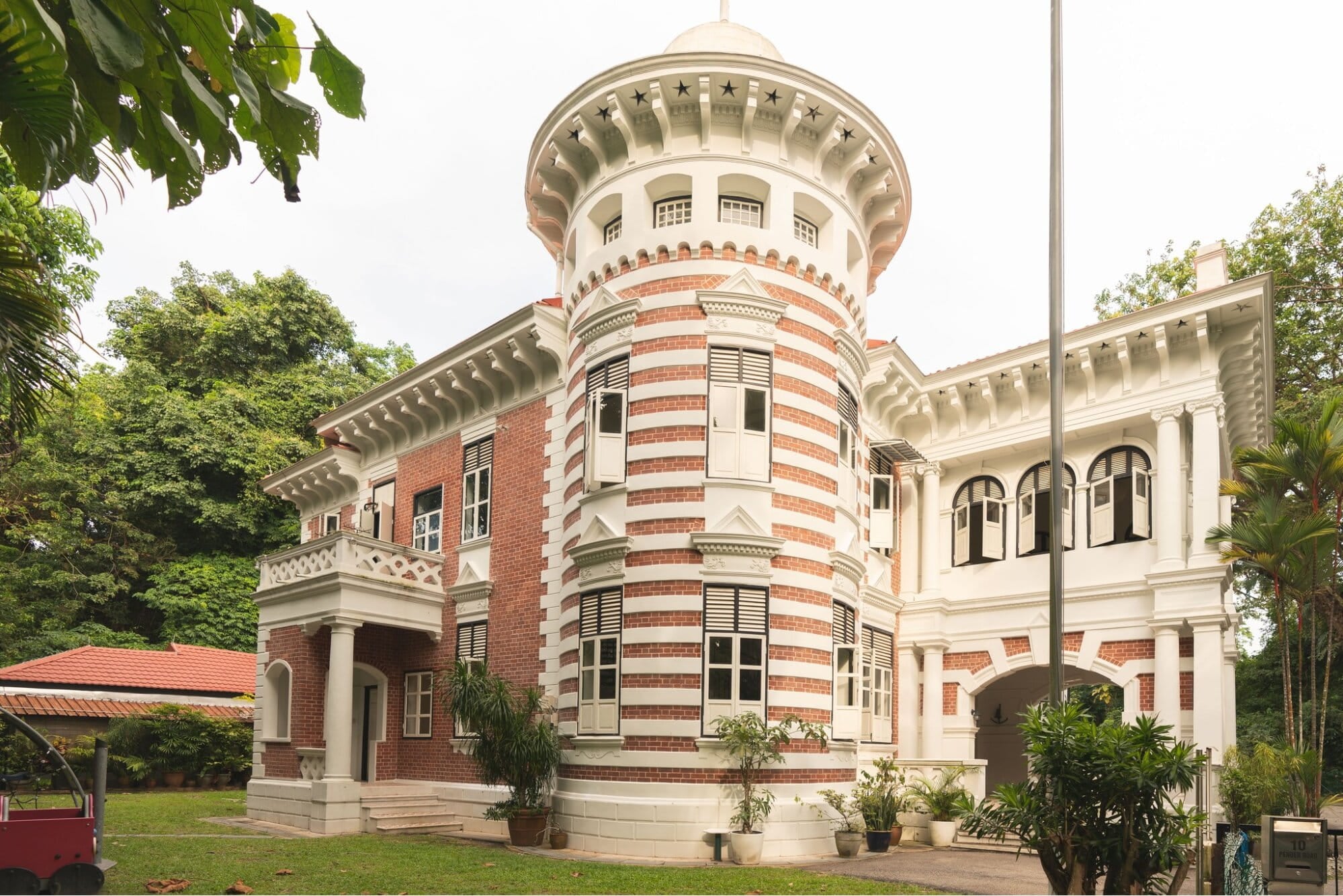 golden bell mansion - exterior