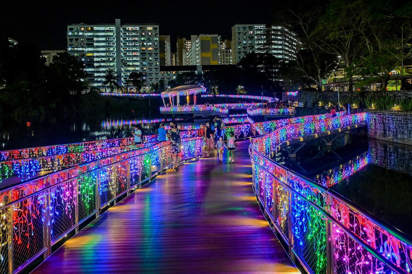 pang sua pond - festive lights