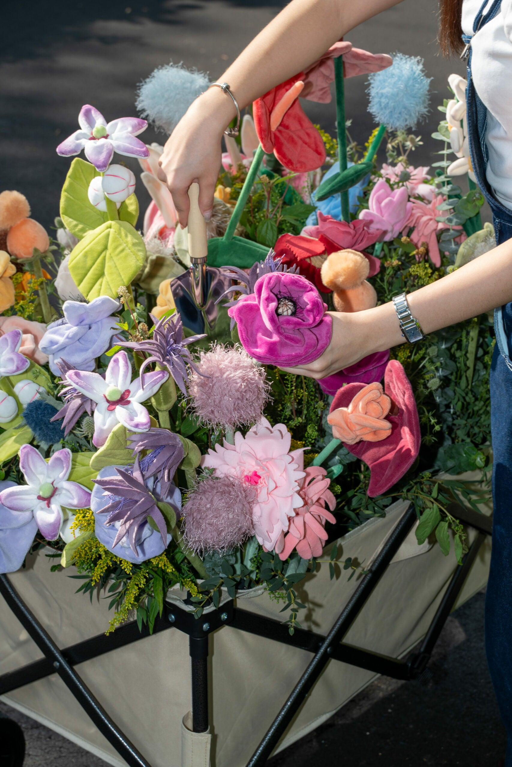 Cj Hendry’s plush flowers will soon launch in Singapore at her first Flower Market in Southeast Asia. Credit_ IMBA