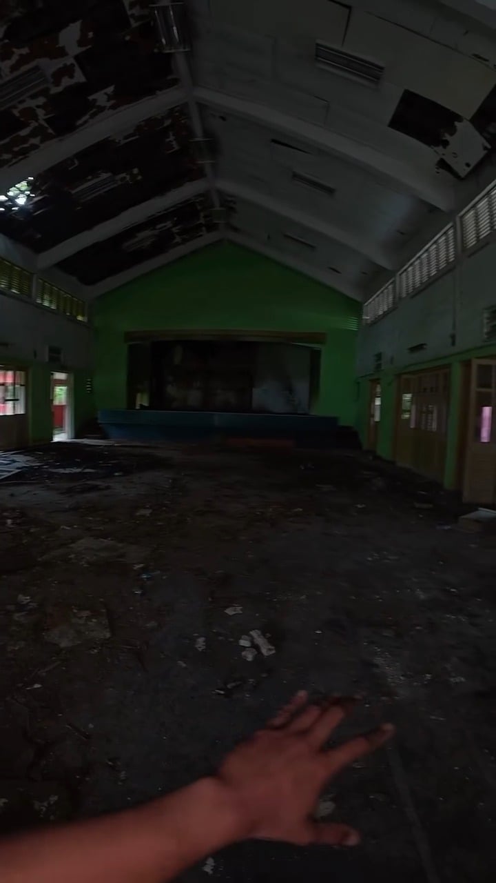 Kolej YPJ Bukit Senyum - abandoned school hall