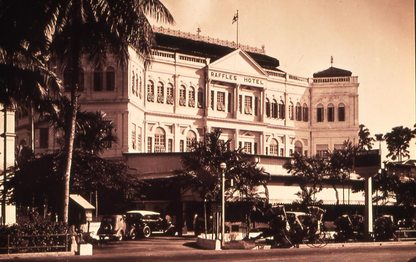 National Monuments of Singapore - raffles Hotel