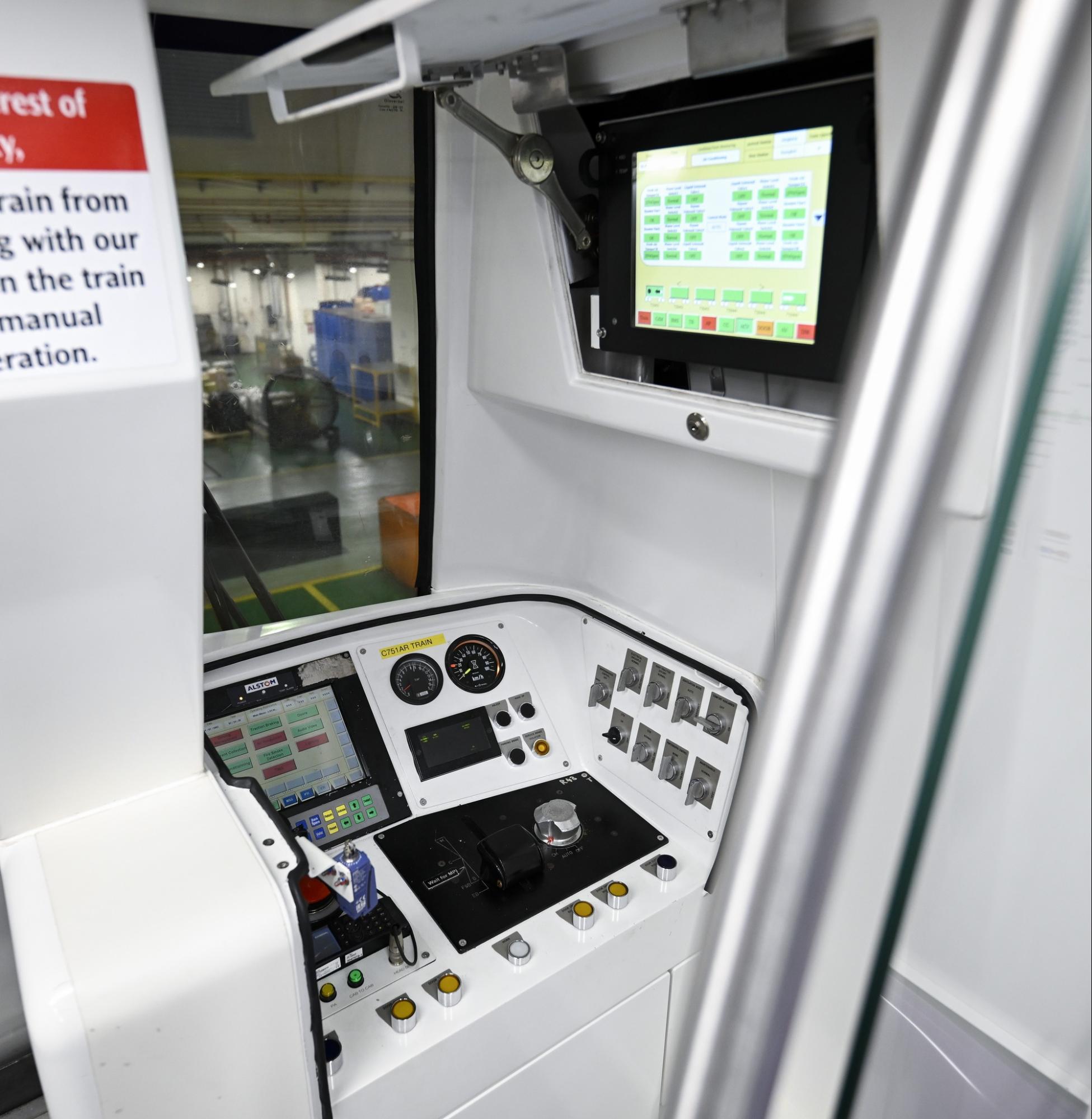 Driver console cover in upgraded NEL train