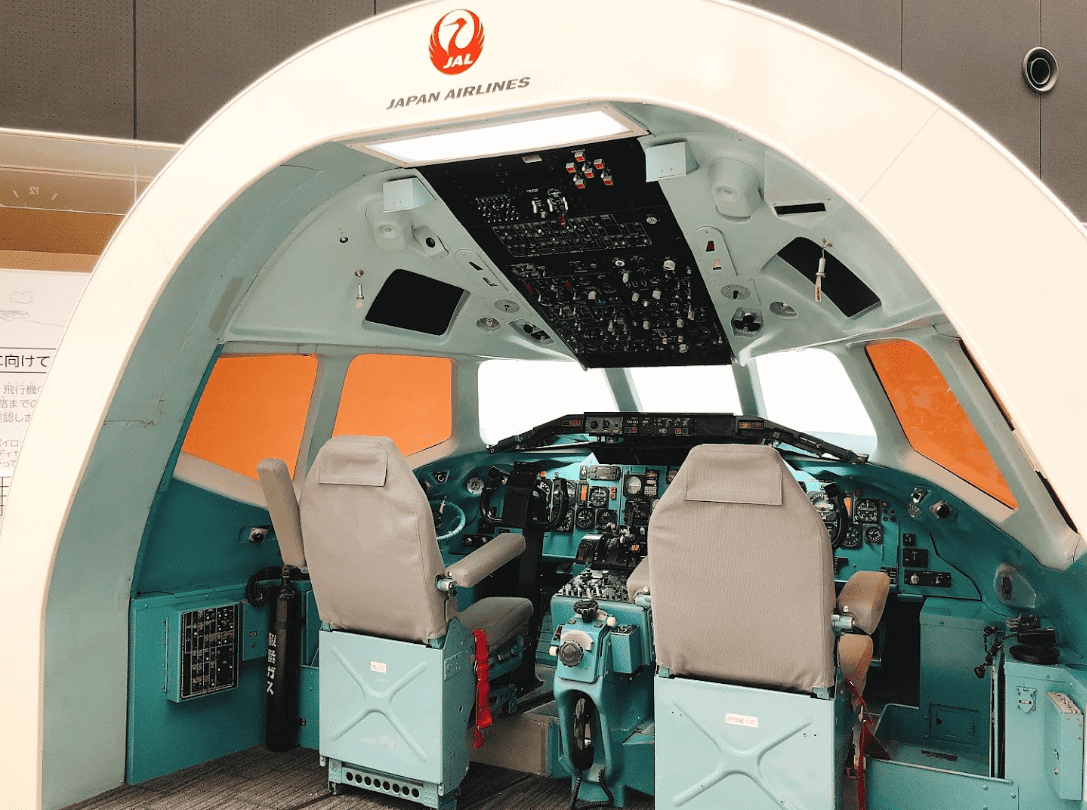 jal cockpit