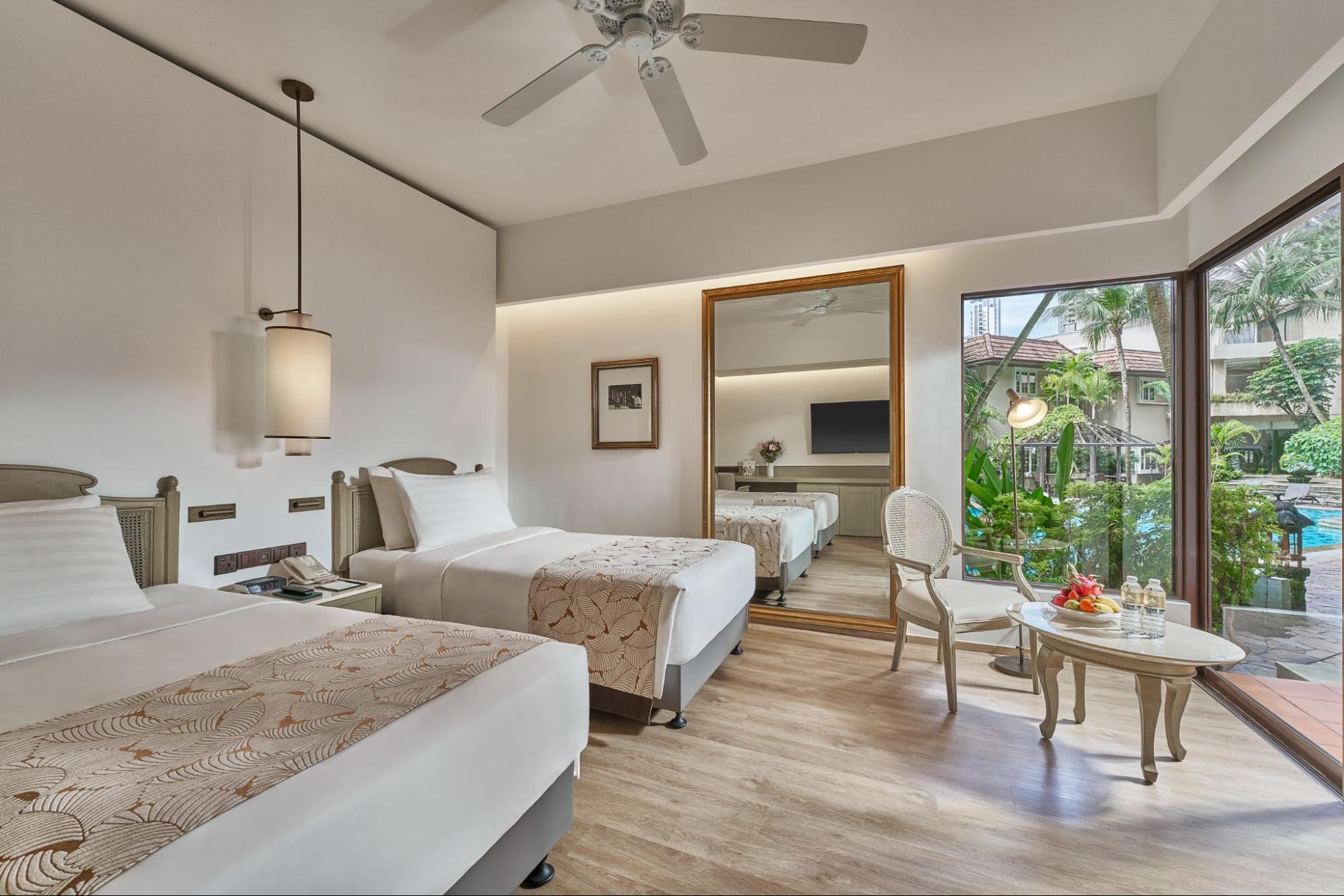 deluxe poolside room