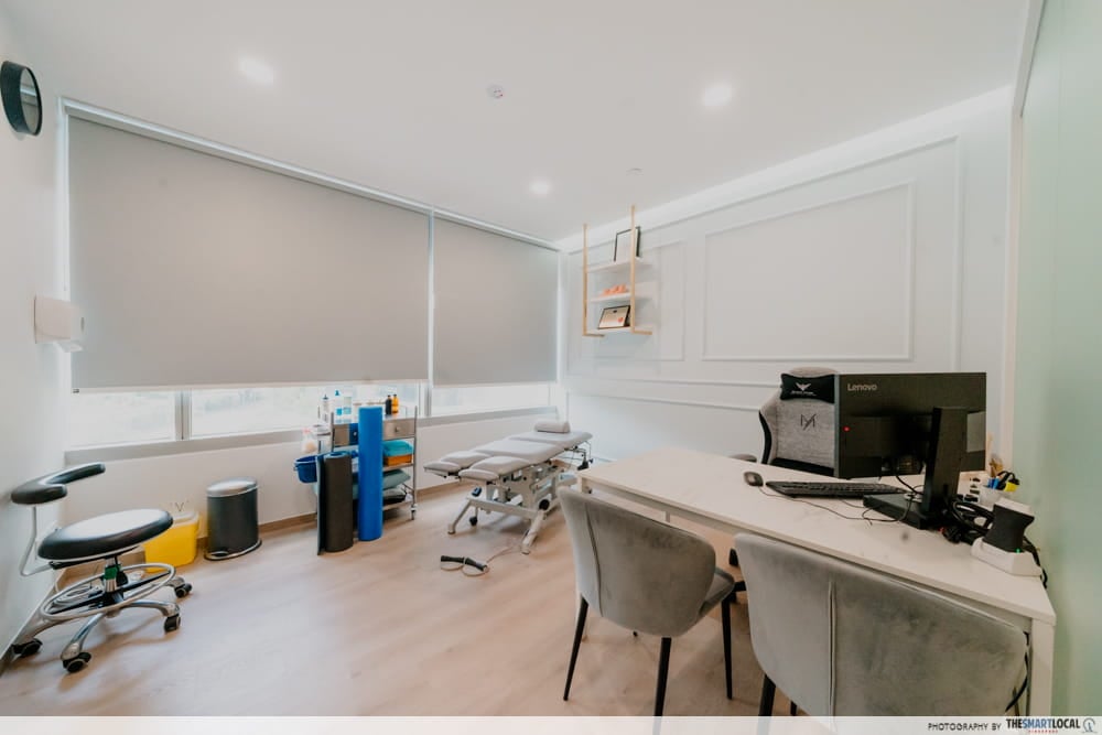straits podiatry - clinic