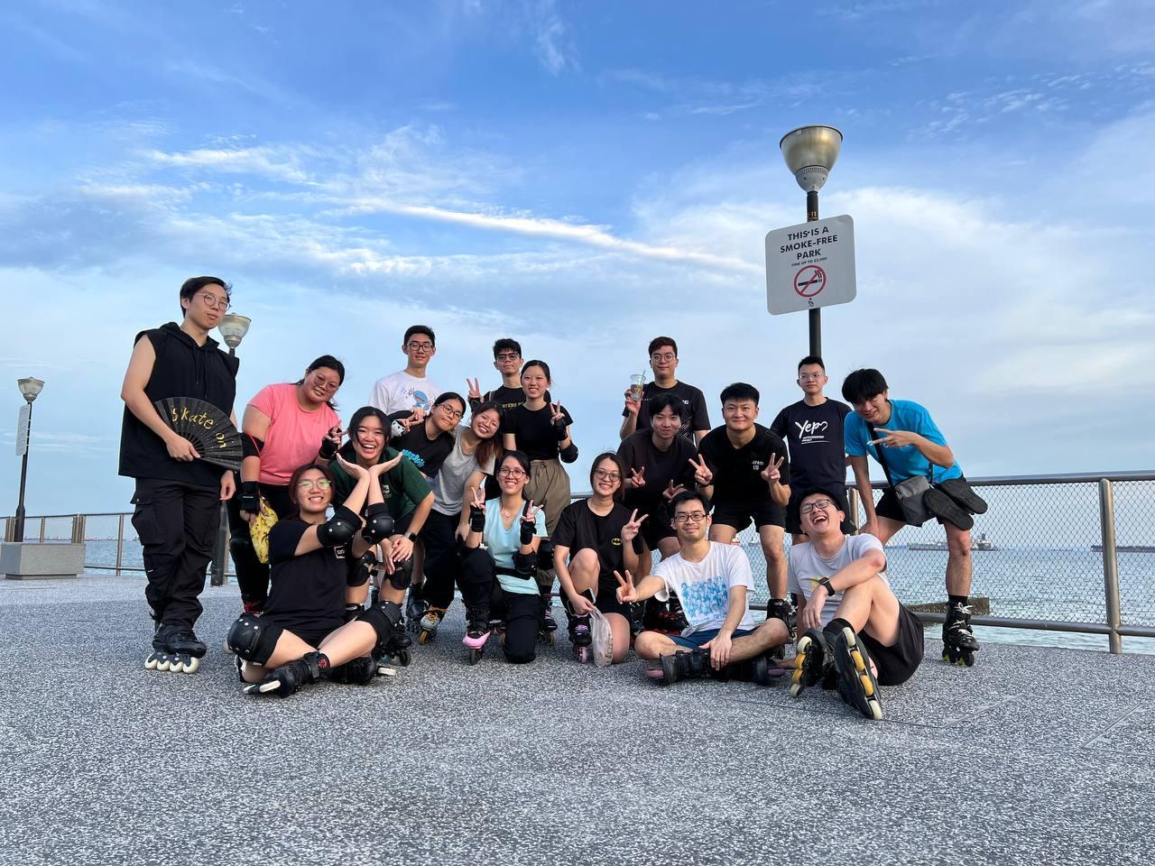 Rollerblading trails Singapore - Along East Coast Park