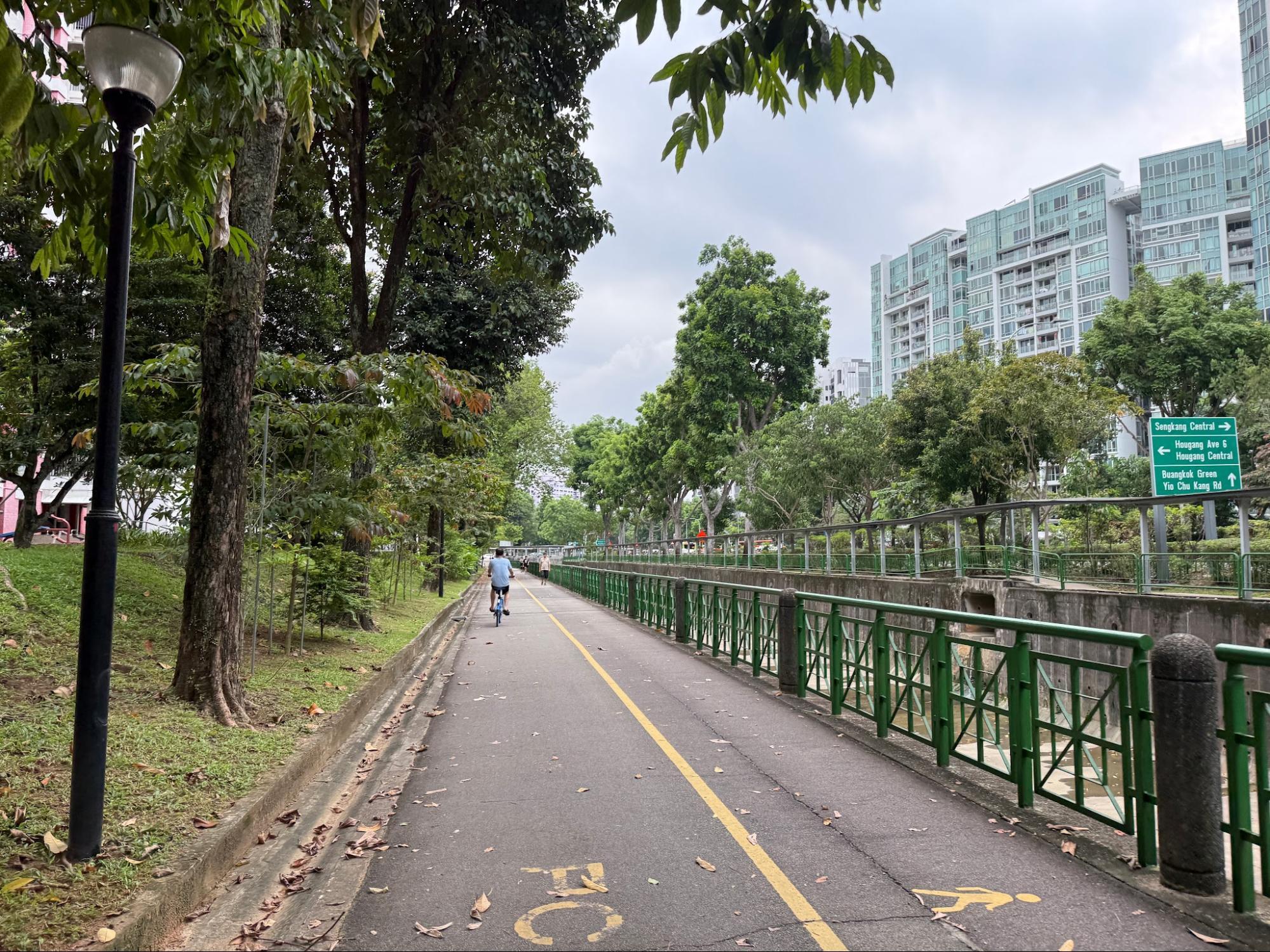 Rollerblading trails Singapore - Serangoon Park Connector