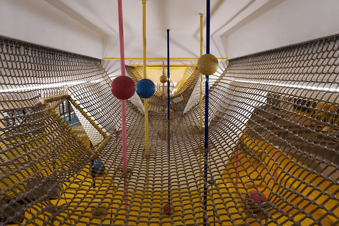 Elevated rope structure