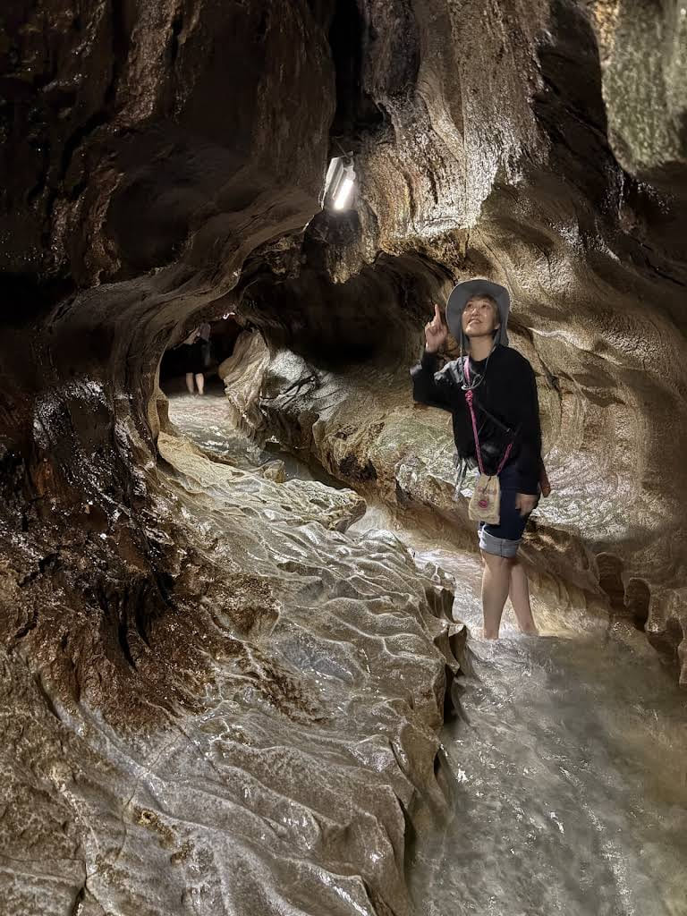 inside senbutsu stalactite cave
