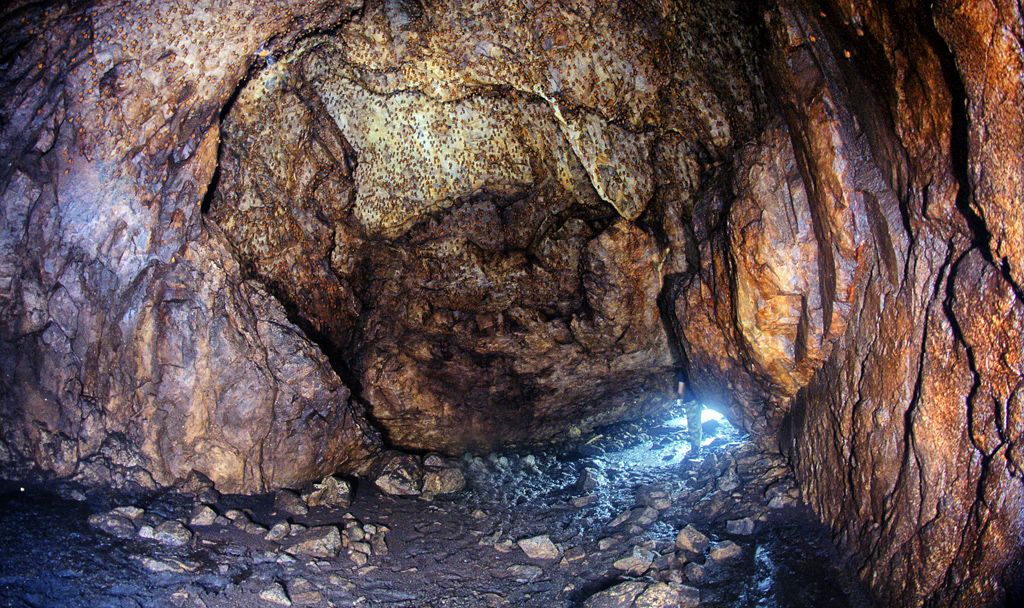Nek Santen Cave