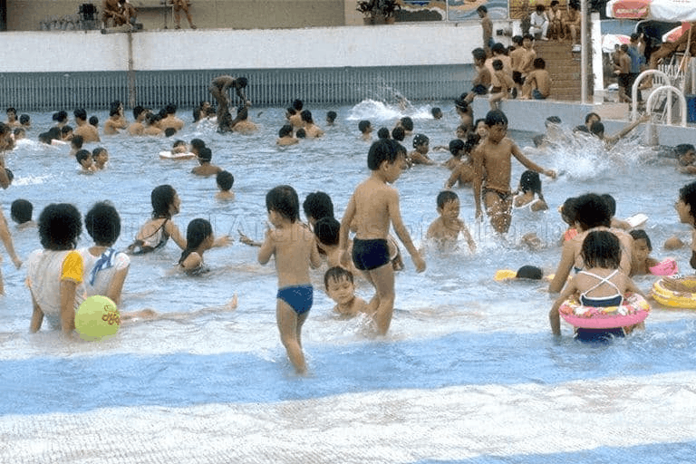 mitsukoshi garden - wave pool