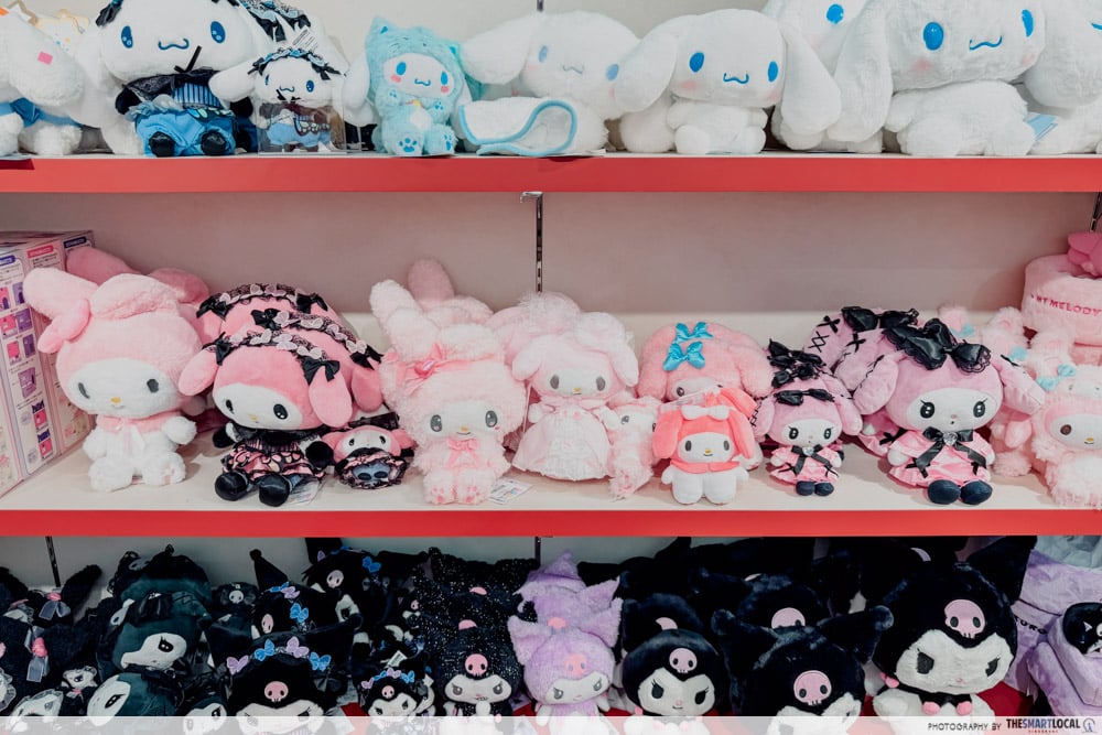 sanrio chinatown - plushies