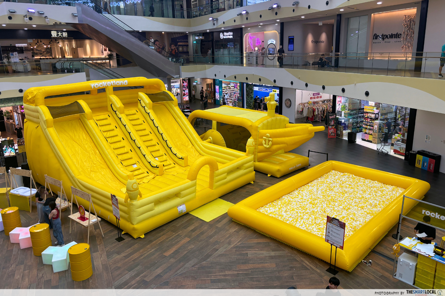 Aperia Mall - bounce party