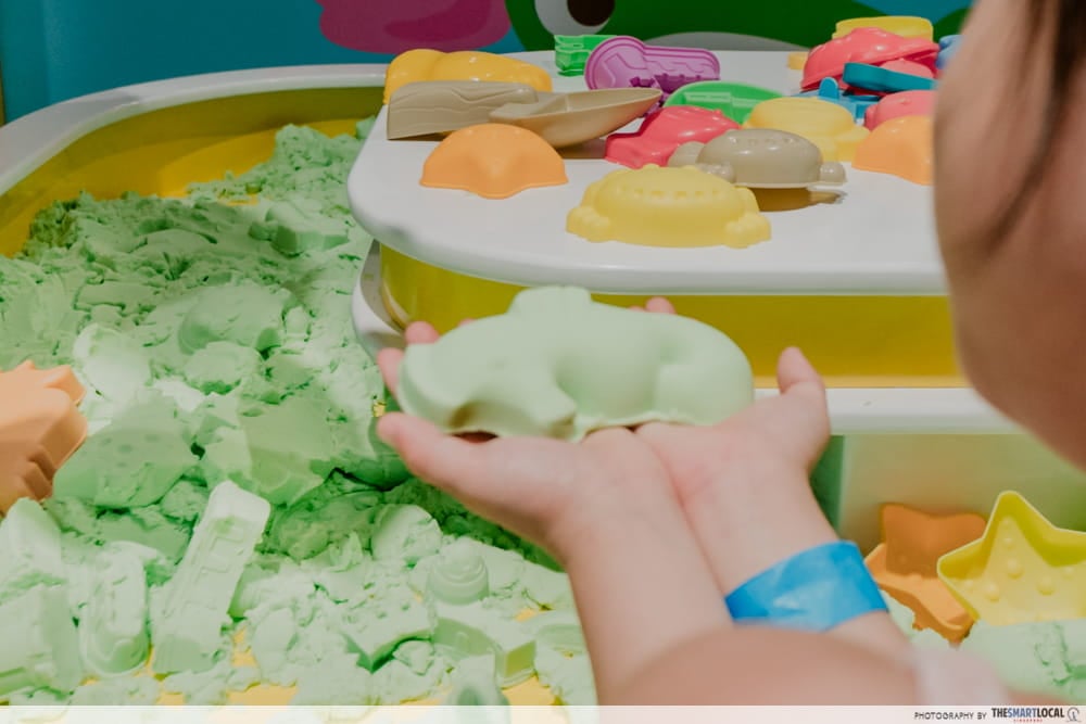 Kinetic sand