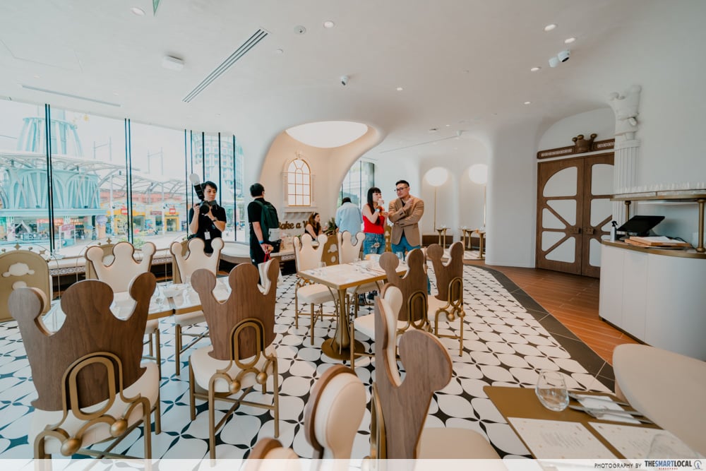 POP BAKERY cafe area