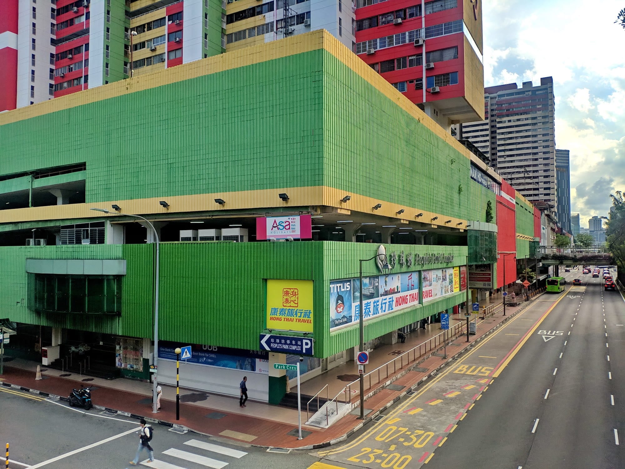 Worst Carparks In Singapore For Low Cars & New Drivers - People's Park Complex