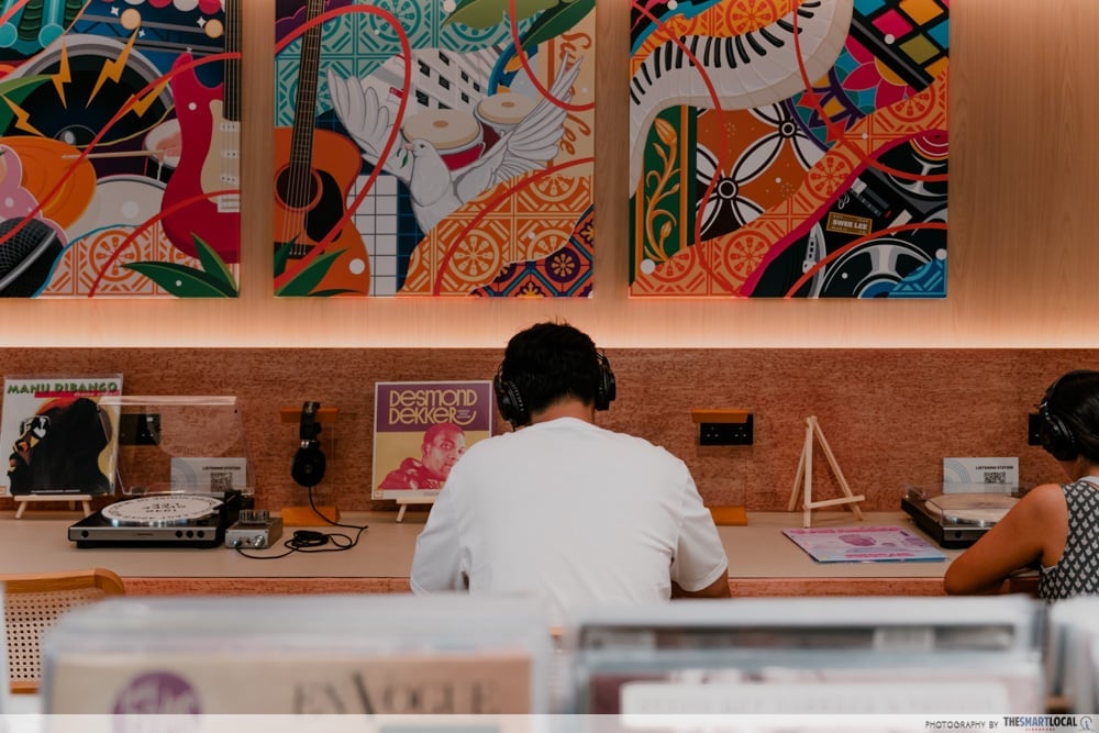 Vinyl listening station
