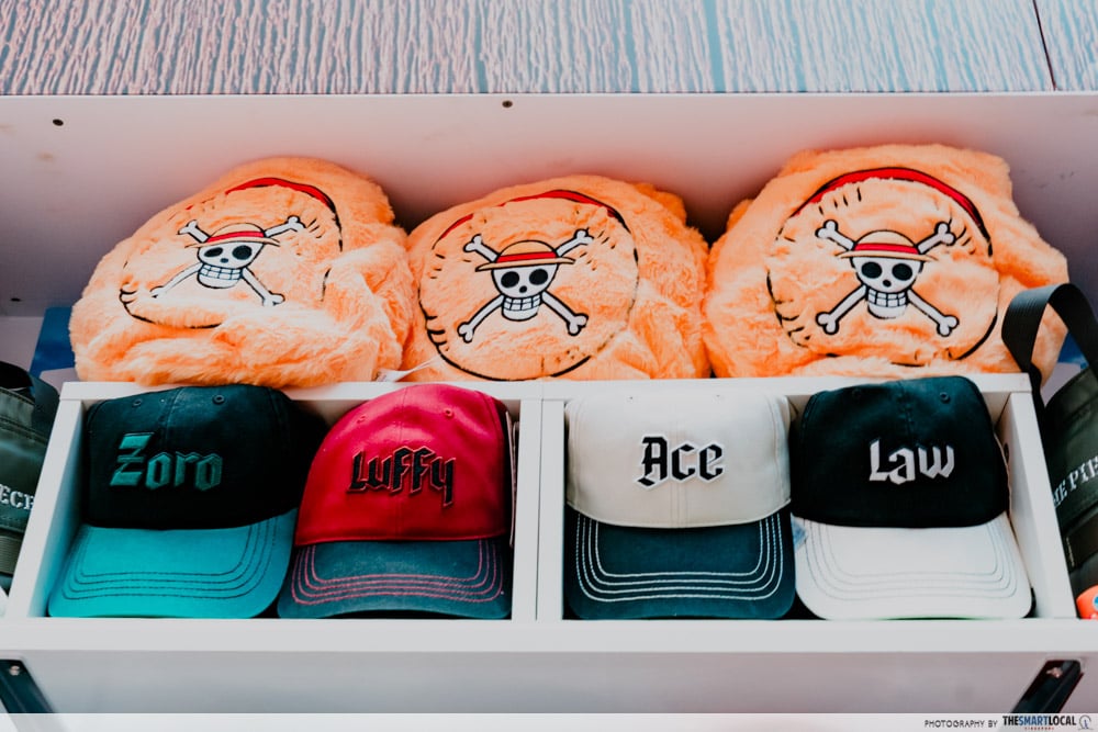 one piece caps