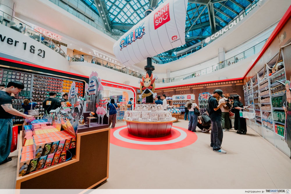 one piece miniso - interior shot