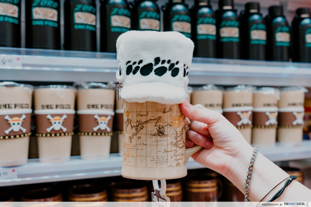 mug and earphone case