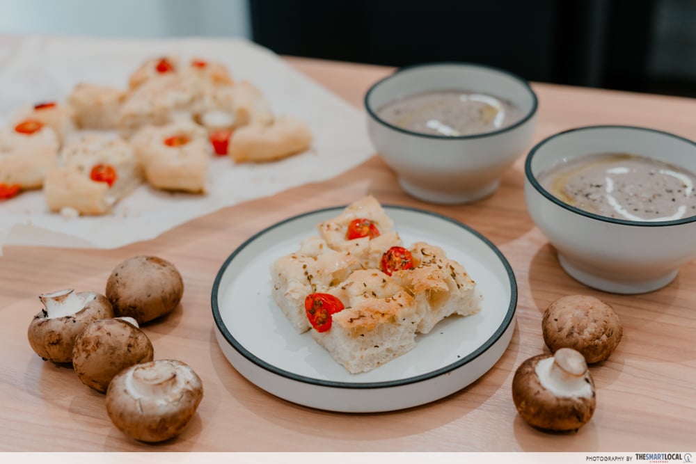 thermomix tm7 - focaccia, mushroom soup