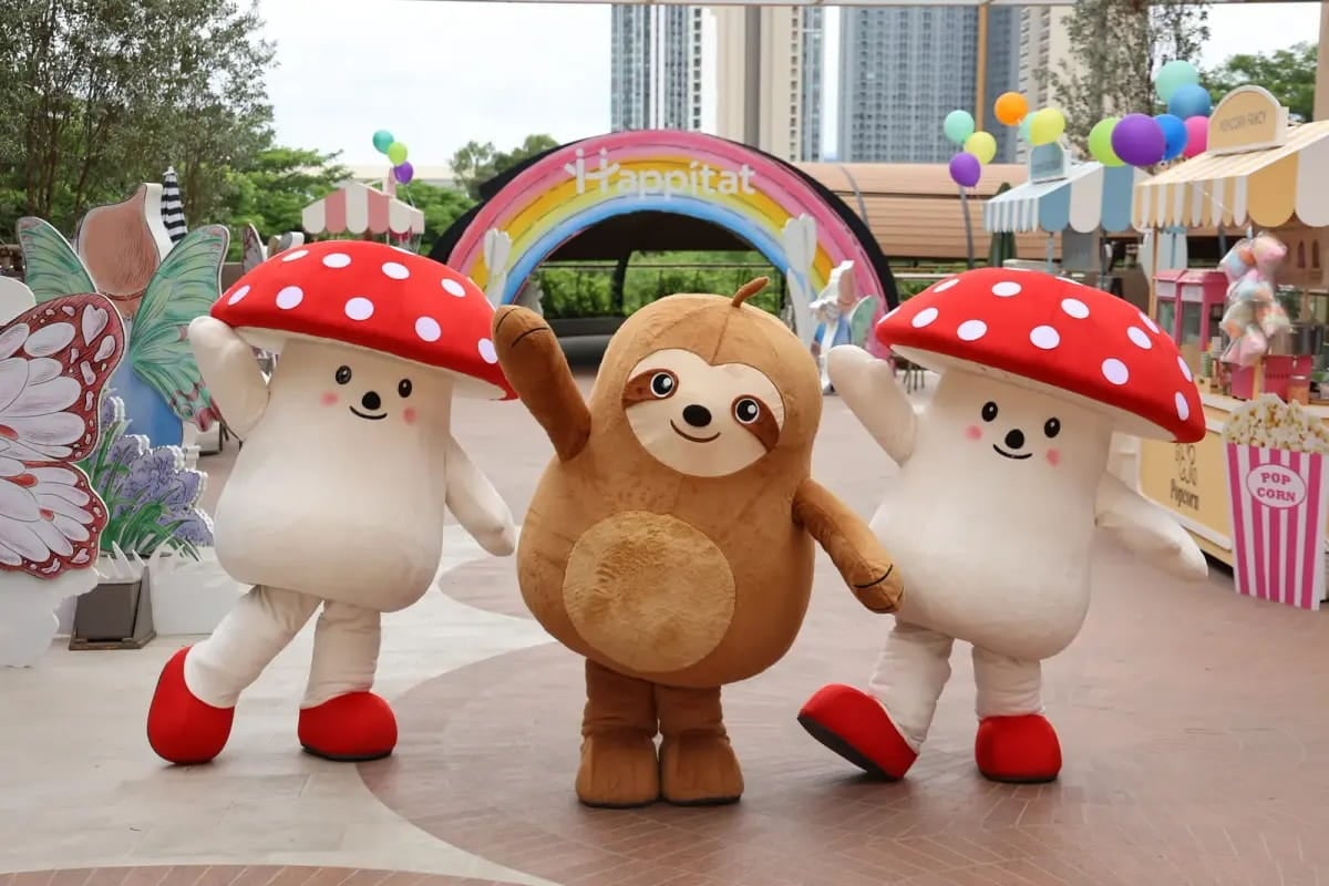 Happitat Thailand - disney mascots