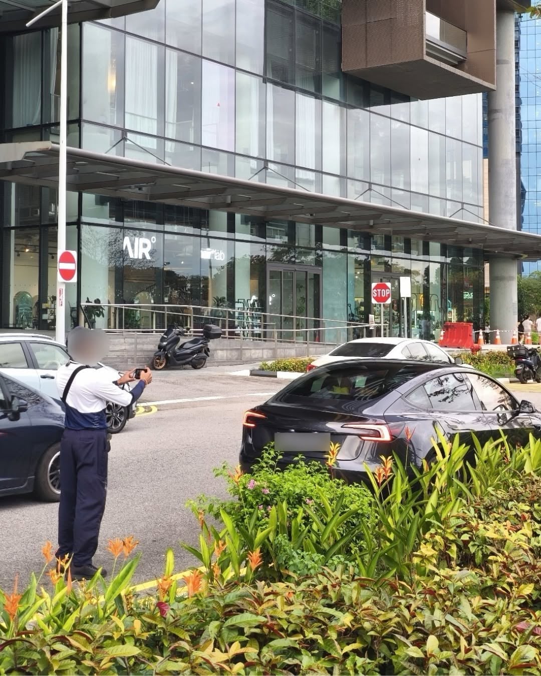 illegal parking double yellow lines