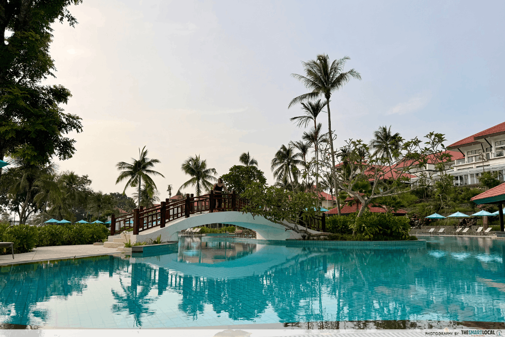 Mövenpick Resort & Spa Bintan Lagoon - main pool